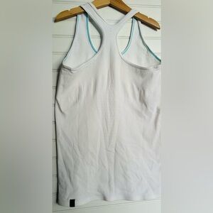IVIVVA by LULULEMON girls size 10 white racer back tank in excellent condition